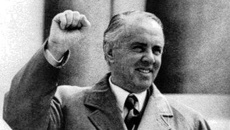 Në Rodon e Ksamil janë dy anije sovjetike, në kufirin me Jugosllavinë janë shtuar trupat ushtarake! Raportet e Sigurimit, 11 prill ‘85, ditën që vdiq Enver Hoxha