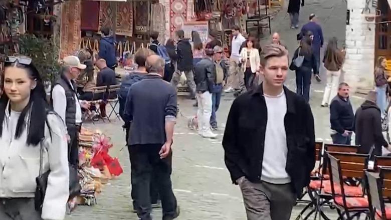 Korça, Berati e Gjirokastra më të preferuarat e turistëve për Pashkë: Festë që sjellë shpresë e paqe