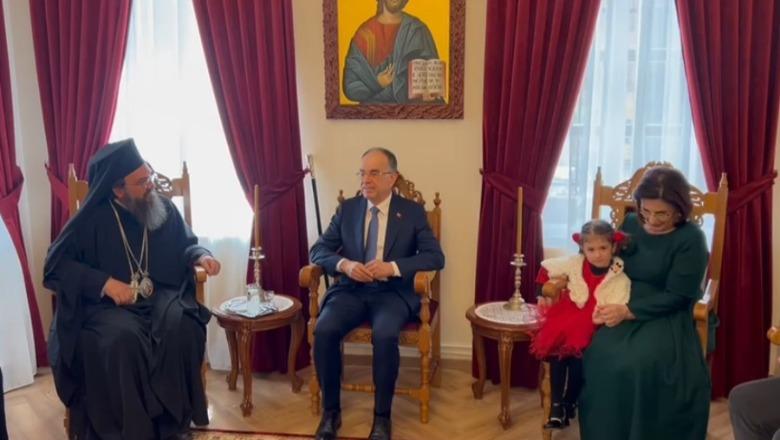 Presidenti Bajram Begaj nga Mitropolia e Korçës: Gëzuar Pashkët Ortodokse të gjithë besimtarëve, drita e qiririt ndriçoftë zemrat tuaja