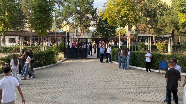 Shkollat publike të hapura edhe gjatë pasdites për nxënësit! Programi ‘Pas shkolle’, mundësi edhe për mësuesit në pension