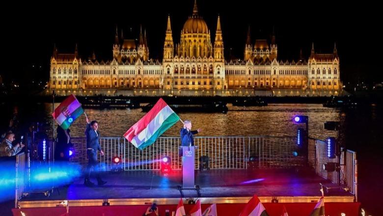 Zgjedhjet në Hungari/ Orban pranon disfatën dhe uron rivalin! Numërohen mbi 91% e votave, Magyar fiton me 2/3 e vendeve në parlament