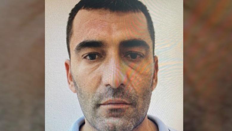 Tentativa e grabitjes shkon keq në Fier! 47-vjeçari futet për të vjedhur, por ngec në xhamin e derës dhe gjen vdekjen