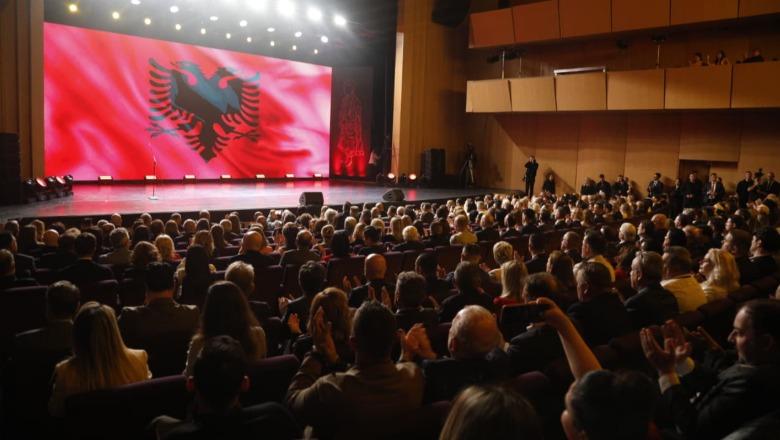 Nis edicioni i 4-t i Samitit të Diasporës në Teatrin e Operas dhe Baletit, Presidenti Begaj: Shqiptaria, një zemër që rreh kudo ku ka shqiptar