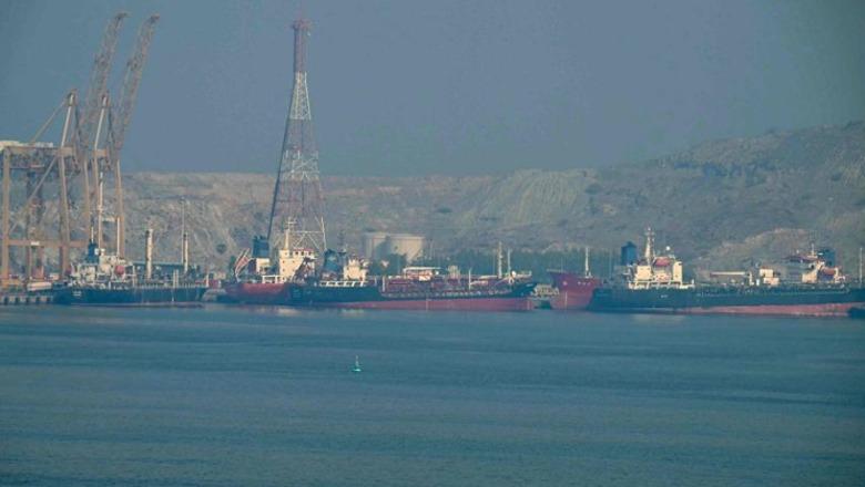 Lufta/ Katër anije të lidhura me Iranin kalojnë nëpër Hormuz pavarësisht bllokadës amerikane! Kina: Vendim i rrezikshëm