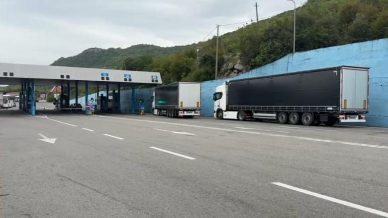 Protesta e kamionistëve të Malit të Zi/ Bllokohet qarkullimi i mjeteve të tonazhit të rëndë në doganën e Hanin të Hotit