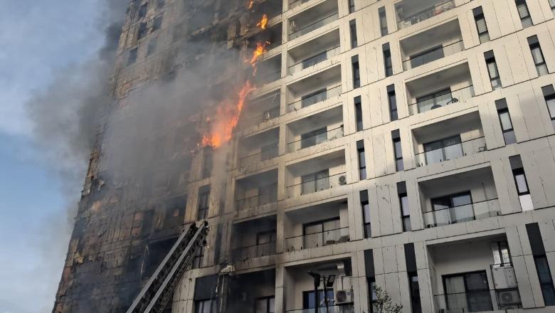 Zjarri ‘përpin’ pallatin te kompleksi Arlis në Tiranë, 2 banorë dhe 2 anëtarë të forcave zjarrëfikëse të asfiksuar! RENEA në terren për evakuimin e qytetarëve (VIDEO)