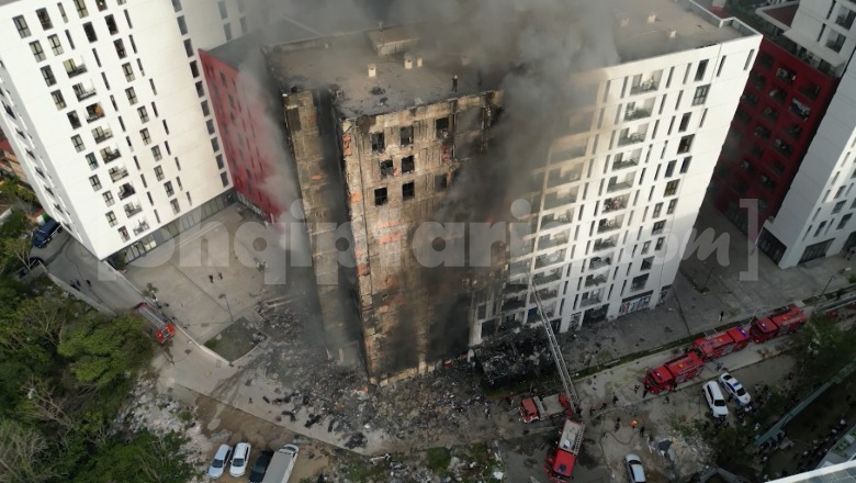 Zjarri masiv ‘përpiu’ pallatin te ‘Farmacia 10’ në Tiranë, Report TV siguron PAMJET ME DRON! Gjithçka e bërë ‘shkrumbë e hi’