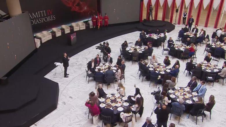 Mëngjesi i Vëllazërimit, klerikët fetarë luten për bashkim e paqe: Zoti e bekoftë Shqipërinë!