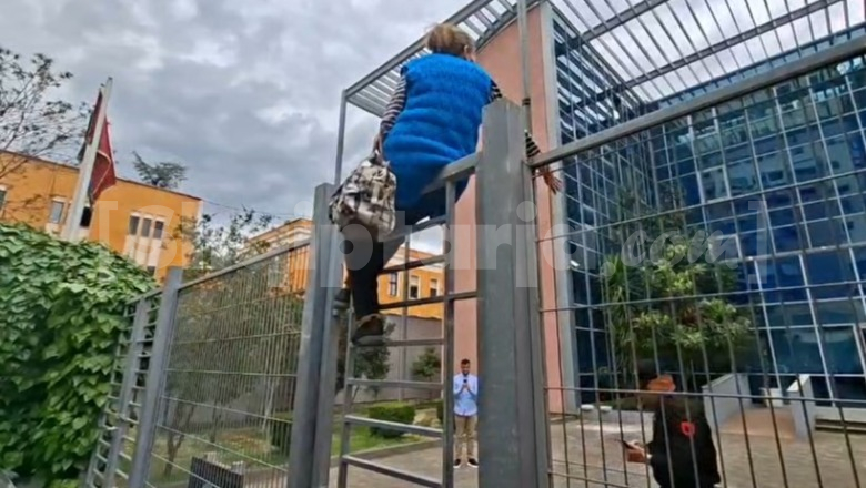 ‘Ku është Braho’, banorja nga Kurbini hipën mbi kangjella dhe futet në oborrin e SPAK: Majlinda Cara më ka përvetësuar pronat