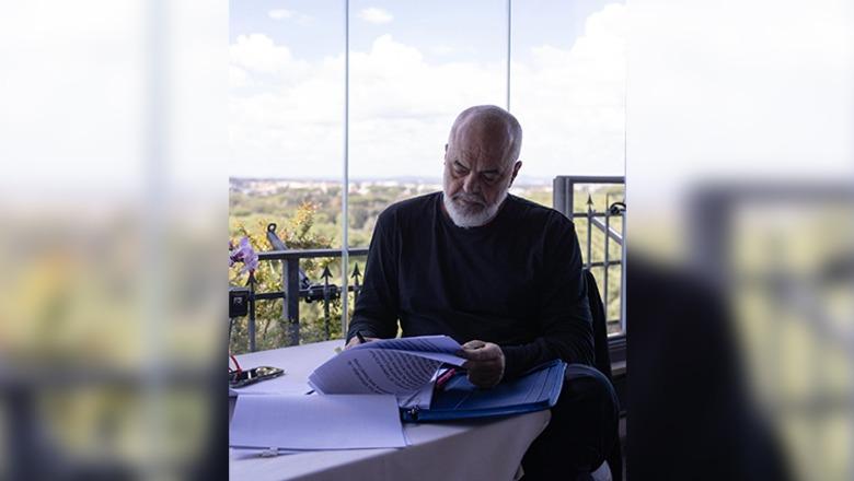 Rama publikon foton para takimit me Melonin: Duke përsëritur mësimet, se motra e Italisë nuk të fal me njohuritë që ka