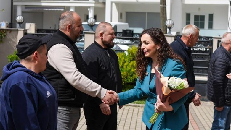 'Profili ndryshe' që mund ta trazojë skenën politike: Vjosa Osmani në terren