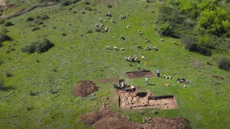 Zbulimet arkeologjike në Kodrën e Pusit në Lushnje  vijojnë gërmimet për të mësuar mbi historinë e godinës