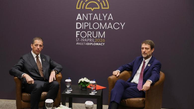 Hoxha takim me Ministrin e Jashtëm të Serbisë: Kemi qëndrime shumë të ndryshme për Kosovën