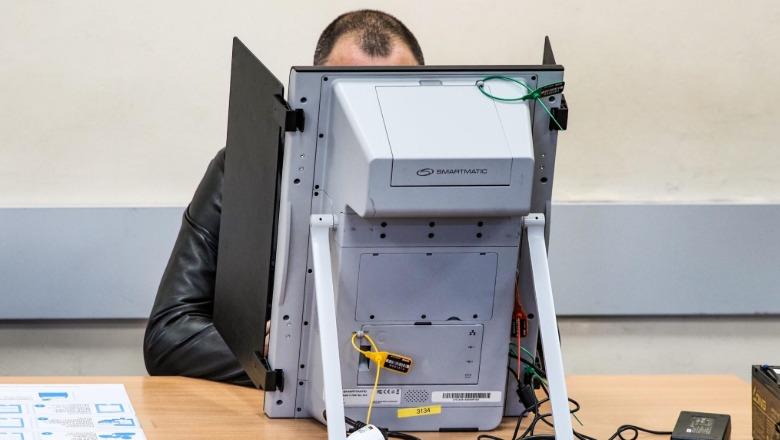 Votimi elektronik në Bullgari kalon testin, më pak se 1% defekte nga 9,300 makina votimi në përdorim