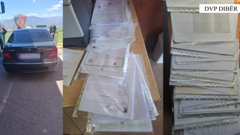 Tentoi të kalonte kufirin me 21 dokumente të falsifikuara për 21 persona, vihet në pranga 49-vjeçari nga Bullgaria