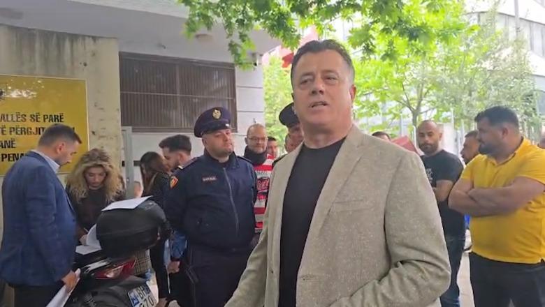 Protestuesit e PD në Gjykatë për masat/ Noka akuza policëve: Jeni patronazhistë të PS