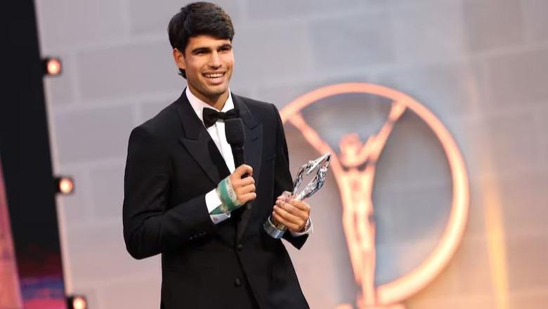 Carlos Alcaraz fiton garën kundër Sinner dhe 'rrëmben' çmimin e Sportistit të Vitit: Pa Jannikun s'do isha këtu, tani ndodhem mes legjendave