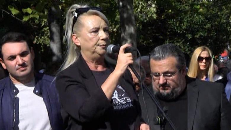 Nga trimëria në temperaturë: Arjana Kalaja ‘sëmuret’ kur vjen ora e gjyqit kundër Irena Gjokës! Si do ta interpretojë Sali Berisha?