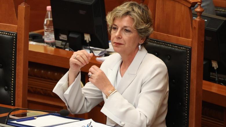 LVE TV- Interpelanca/ Opozita: Mungojnë barna, vetëm 30 poltrone për 120 pacientë në ditë në Onkologjik! Sala: Sot në QSUT nuk mungon asnjë ilaç, Institut Kombëtar për Tumoret