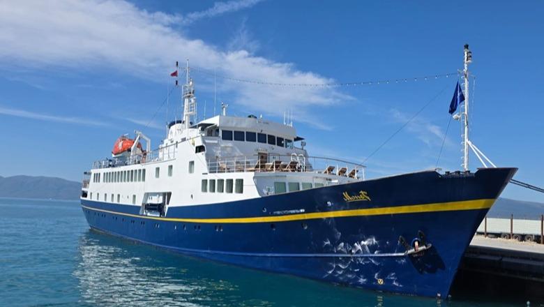 Kroçera “Monet” mbërrin në Vlorë, 48 turistë vizitojnë destinacionet kryesore