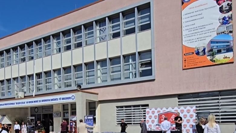 Panairi i aftësive në Durrës, nxënësit e shkollës profesionale 'Beqir Çela; surprizojnë me projekte inovative