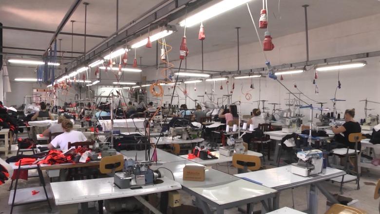 Eksportet e tekstileve në 3 muaj, 14.7 mln € më pak se vjet! Biznesi fason: Keq ishim, por lufta po na dëmton më shumë