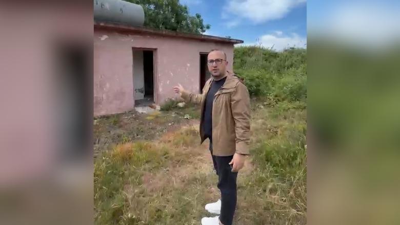 ‘Qenef dhe gjarpërinj’, Korreshi publikon pamjet: Nxënësit në Thanë të Lushnjës mësojnë në kushte çnjerëzore