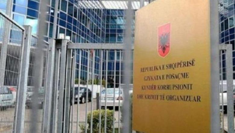 Frrok Çupi: Kafshët e Fermës dhe kafazi i gjykatës