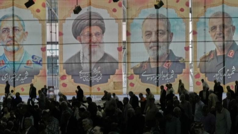 Ekzekutime, arrestime të ‘spiunëve’, shtrëngim i masave ndaj pakicave: Kështu Irani nën rrethim e ashpërson represionin