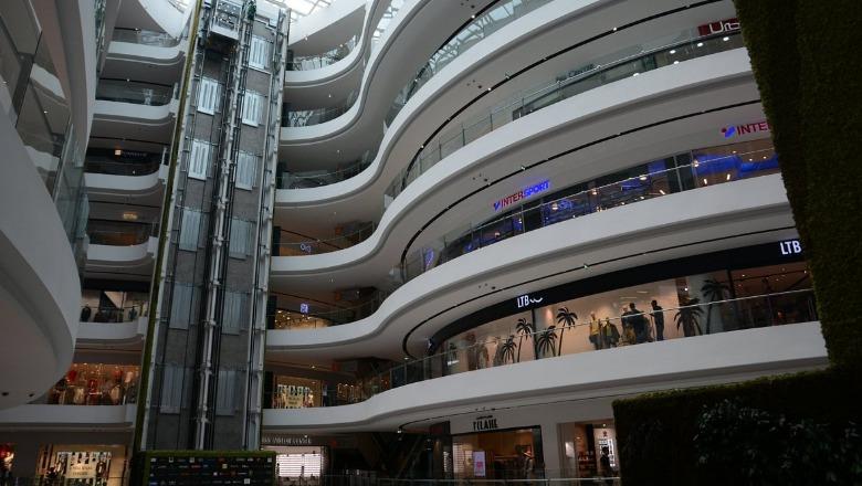 Tiranë/ Alarm fals për bombë te 'Toptani', shefi i sigurisë së qendrës tregtare mori email: Do të shpërthejë në 20:30! Policia: Nuk gjetëm gjë në objekt