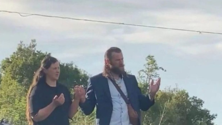 U vranë sot në Lezhë teka udhëtonin me makinë, ja kush është çifti Kreshnik dhe Gentjana Mujeci (FOTOT)