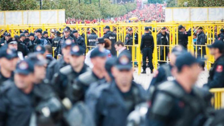 Ndeshje delikate mes AF Elbasanit dhe Vllaznisë, policia: Bllokohet qarkullimi i mjeteve rreth stadiumit, s'do të lejohen grumbullime tifozësh