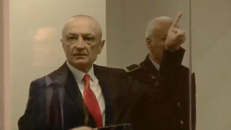 LIVE - CEZ-DIA e lobimi në SHBA, nis gjyqi në themel për dosjen 'Meta'! Ish-presidenti kërkon që seanca të transmetohet live, futet në sallë duke bërë shqiponjën me 2 duar