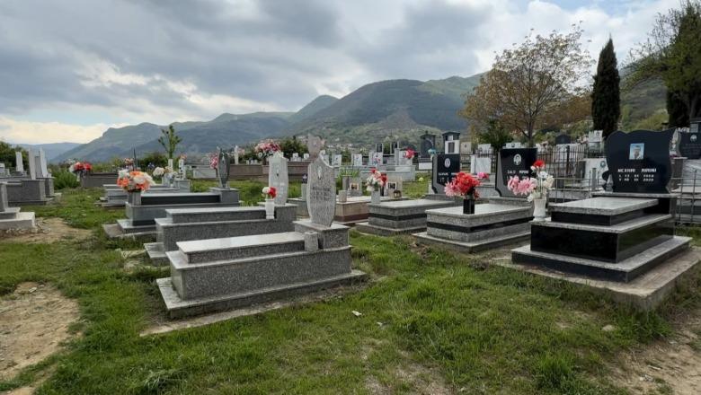 Pogradec/ Ezaurohet sipërfaqja e varrezave në Memëlisht të Pogradecit, banorët: Nga bashkia nuk është marrë asnjë masë konkrete