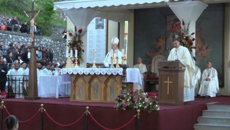 Shkodër, kremtohet festa e Zojës së Këshillit të Mirë! Përkujtohet 130-vjetori i shpalljes së Marisë si Pajtore e Shqipërisë