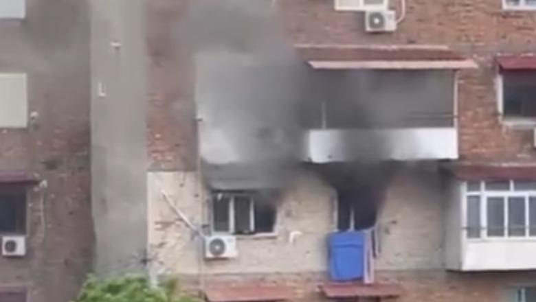 Merr flakë banesa në Elbasan, forcat zjarrfikëse në vendngjarje