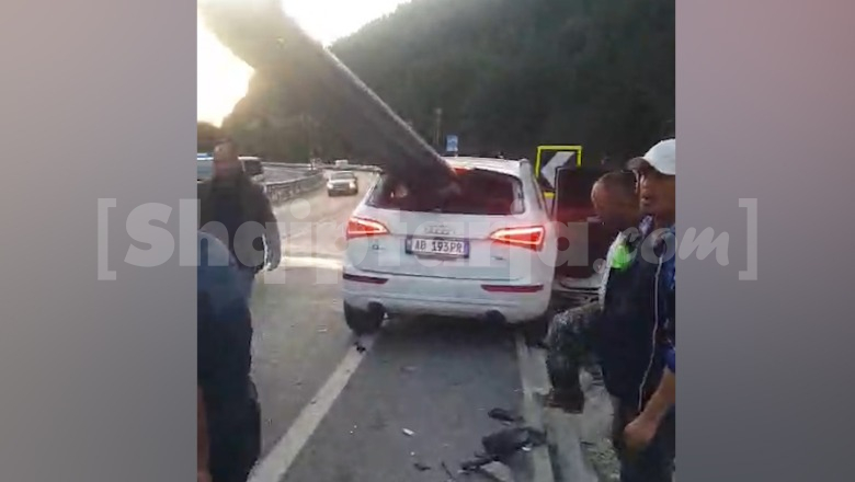Aksident i rëndë në hyrje të tunelit të Llogarasë, barriera metalike depërton tej për tej mjetin! Nuk dihet ende gjendja e të lënduarve