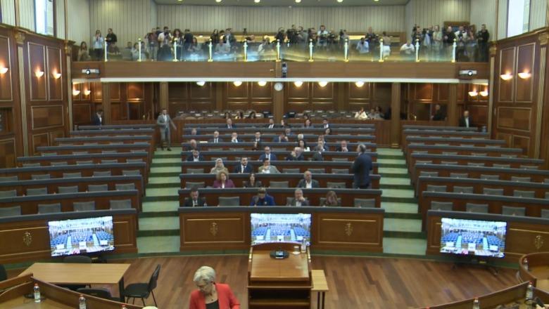 Opozita refuzon pjesëmarrjen, seanca për presidentin e Kosovës rinis në orën 14:00