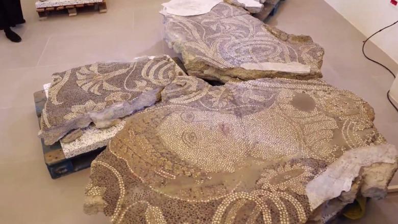 ‘Bukuroshja e Durrësit’, mozaiku i rrallë kthehet në shtëpi pas 45 vitesh