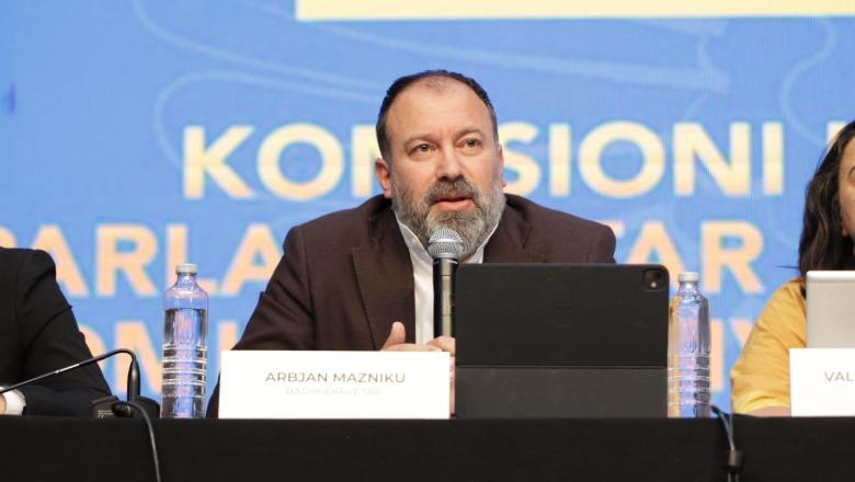 Komisioni i Reformës Territoriale mban dëgjesë publike në Elbasan, Mazniku: Zgjidhje afatgjatë për 30–40 vitet e ardhshme