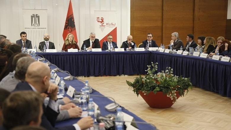 KLGJ dhe KLP përballen me kritika për vonesat e theksuara në vlerësimin e magjistratëve