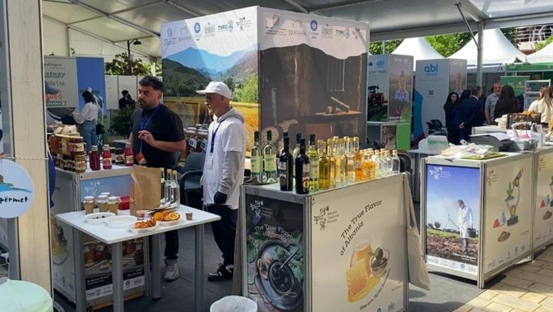 1500 euro kostoja e një stende, fermerët braktisin Panairin e Bujqësisë në Lushnje! Dominojnë përpunuesit e vajit dhe bulmetit