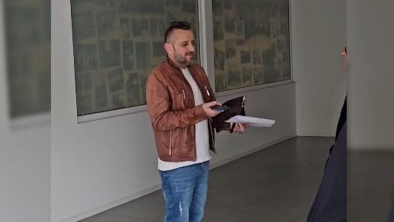 Gara për kreun e PD/ Përfaqësuesi i Alesia Balliut mbërrin në selinë blu për të dorëzuar kërkesën për kandidim