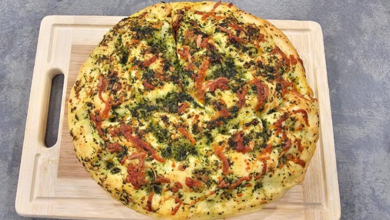 Bukë me hudhër dhe djathë nga zonja Albana