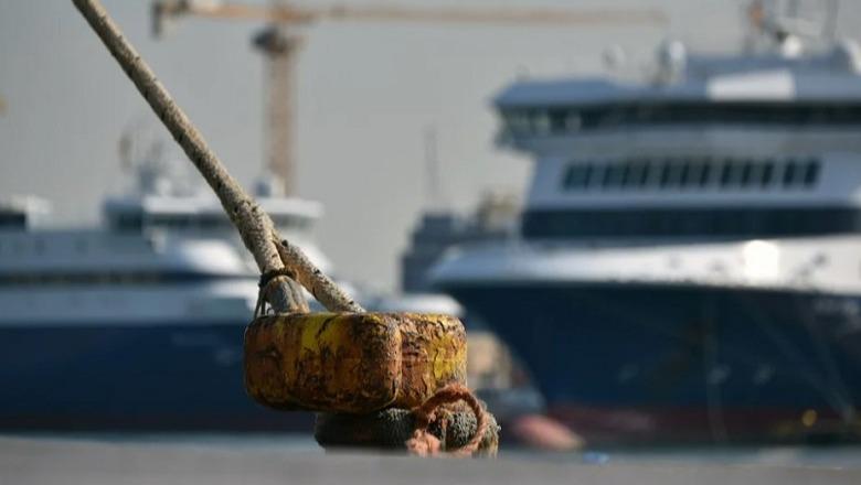 Tragetet dhe transporti publik në Greqi jashtë funksionit më 1 Maj, sindikatat e punëtorëve ngrihen në grevë