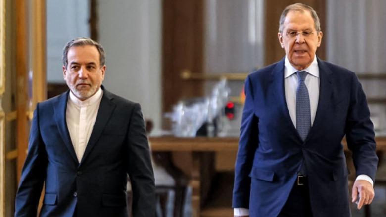 Ministri i Jashtëm iranian bisedë telefonike me Lavrov, në fokus lufta me SHBA dhe Izraelin
