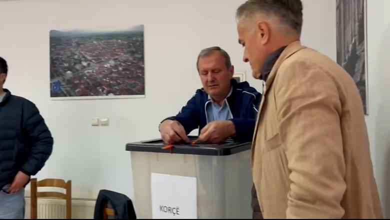 Përplasje për listat e votuesve, ndërpritet procesi i votimit për kreun e PD-së në Korçë, anëtarët e komisionit heqin kutitë
