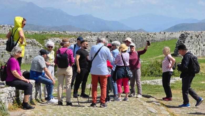 Turizmi kulturor në rritje, mijëra turistë vizituan kalatë dhe muzetë në prill, Rozafa dhe Gjirokastra më të preferuarat