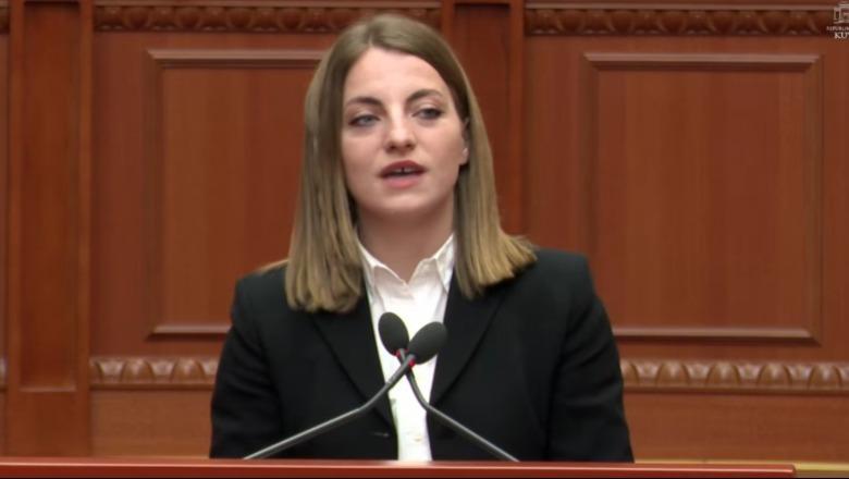 Marjana Koçeku u largua nga grupi i PS, socialistët rebelohen: Dorëzo mandatin, në Kuvend u fute nga lista e mbyllur