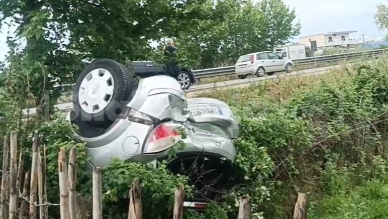 Aksident në autostradën Lushnje-Fier, makina përfundon në kanal! Plagoset shoferi